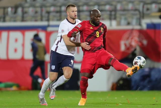 爱德华兹40分布克49分 森林狼4-0横扫太阳晋级