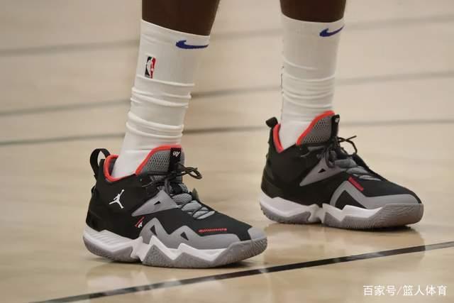 罗斯深情长文告别篮球:谢谢你 是时候说再见了